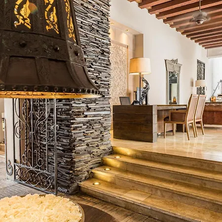 Bastion Luxury Hotel-3